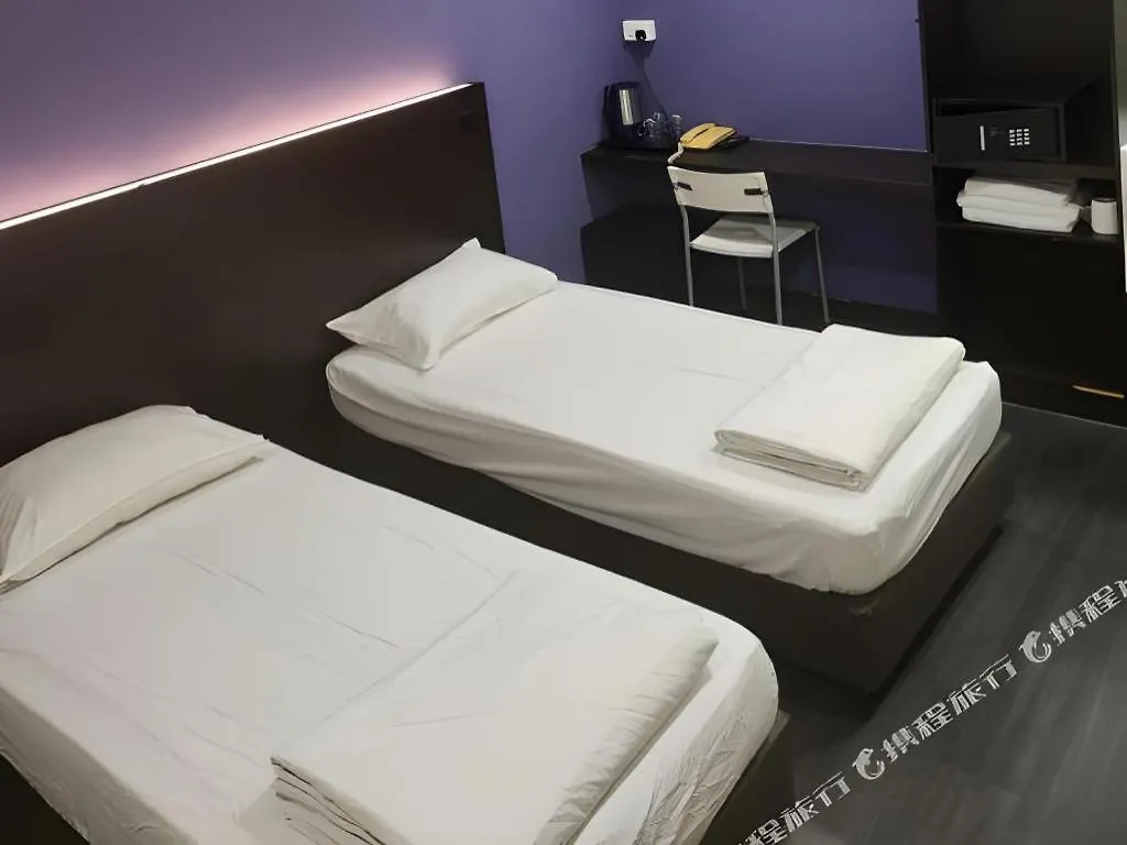L Hotel @ 51 Desker Singapura