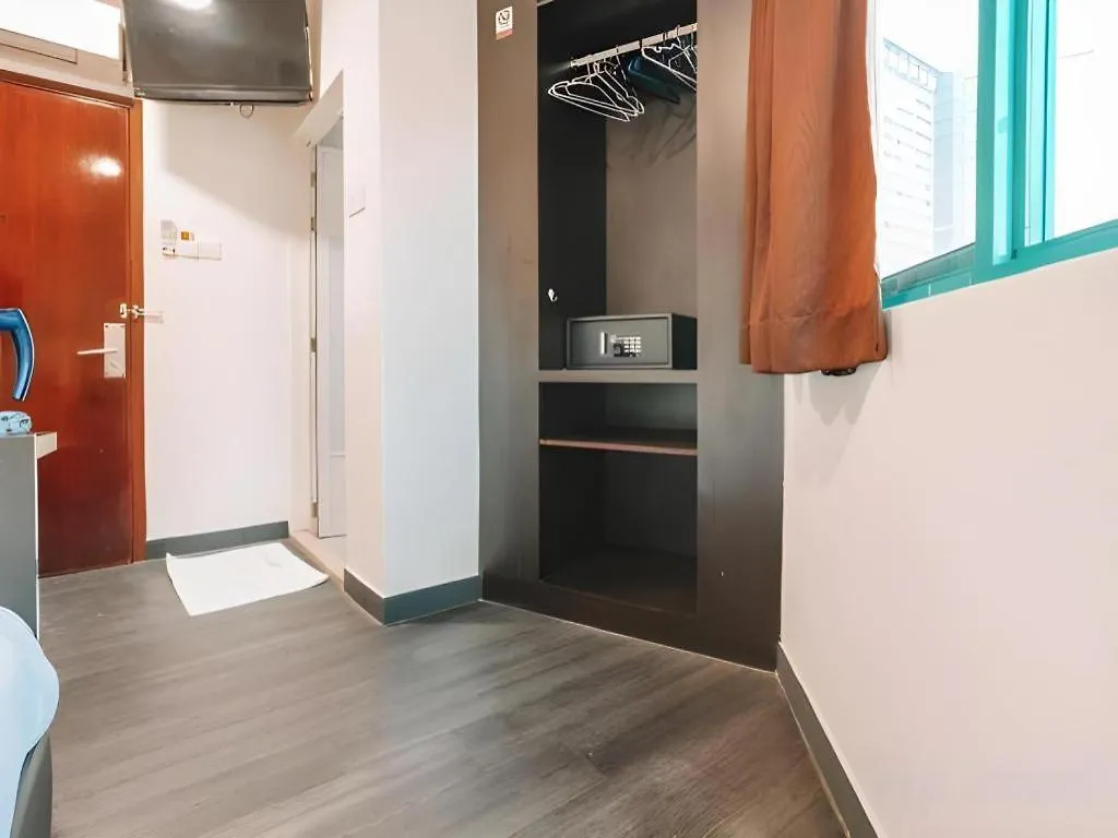 L Hotel @ 51 Desker Singapura
