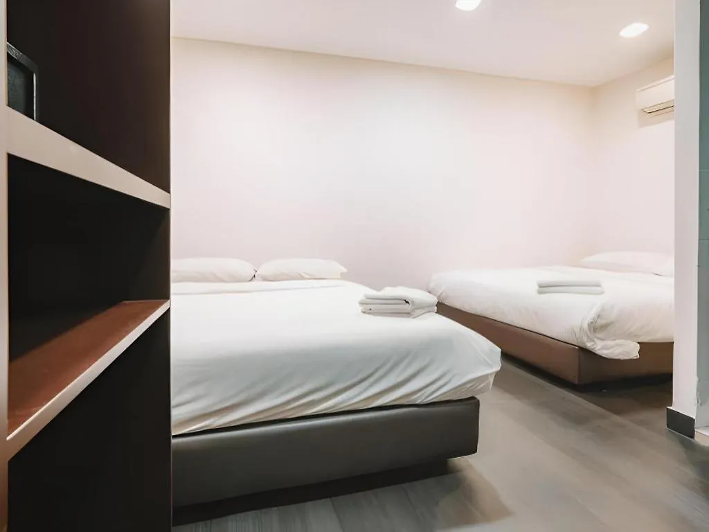 L Hotel @ 51 Desker Singapura