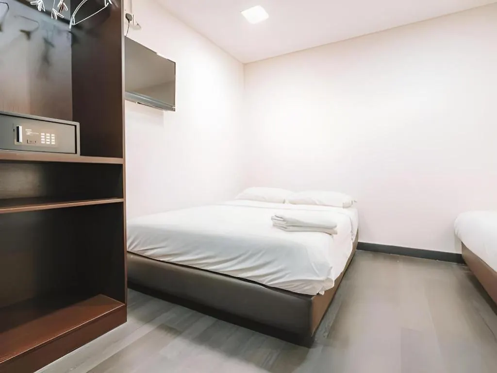 L Hotel @ 51 Desker سنغافورة