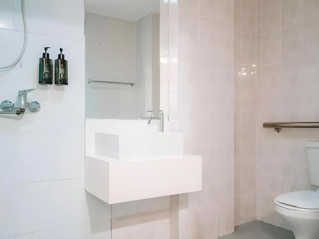 L Hotel @ 51 Desker سنغافورة